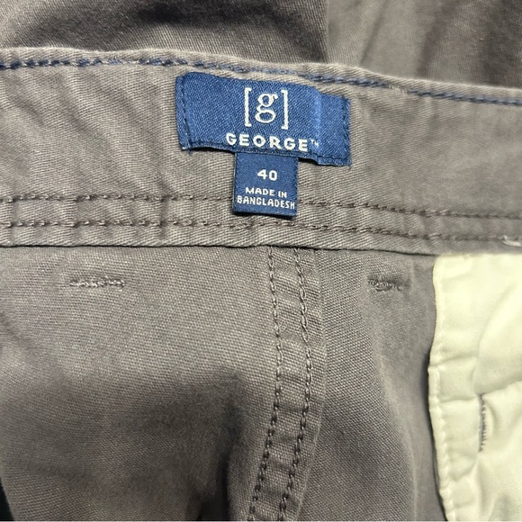 Bundle of 2 Pairs of Men’s George Cargo Shorts in Gray and Khaki, Size 40 - Picture 13 of 15